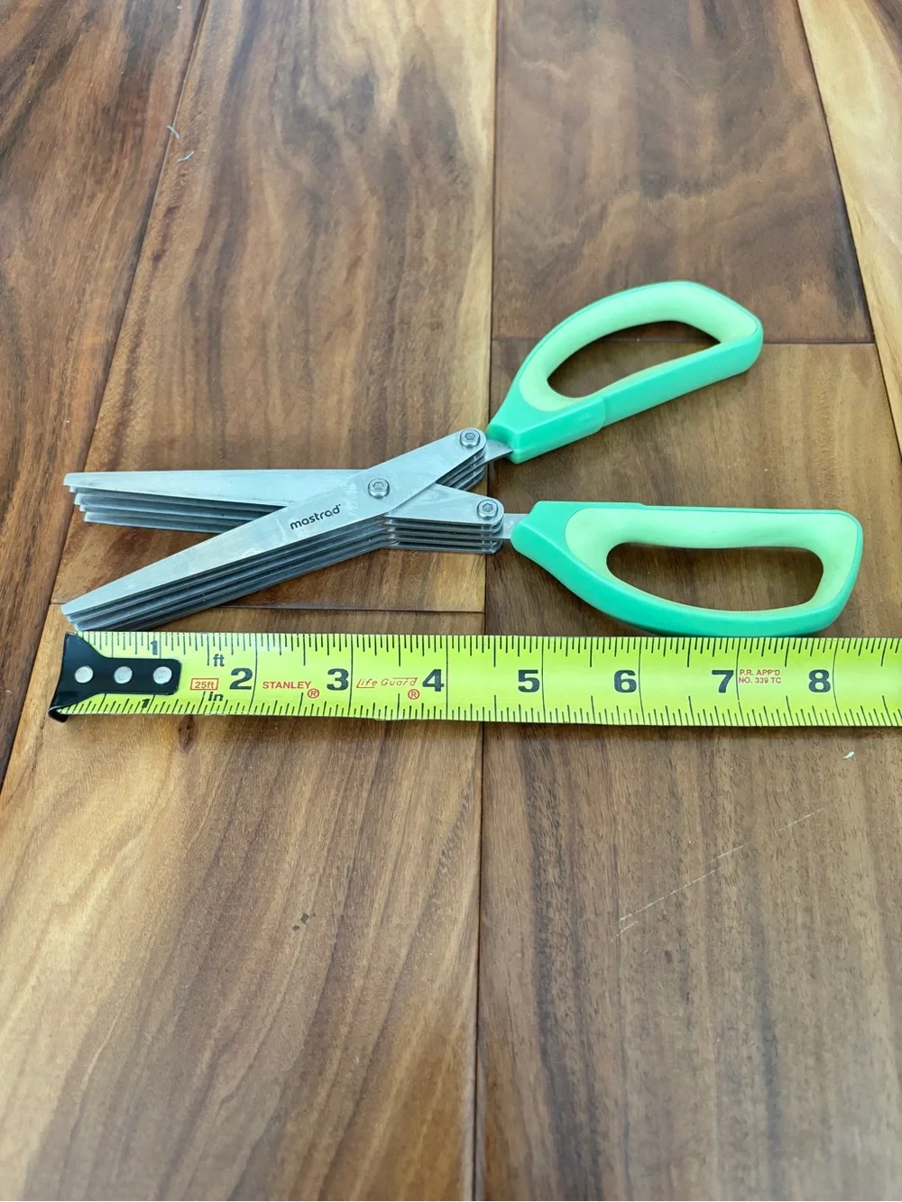 Mastrad Green Multi-Blade Herb Scissors, like new